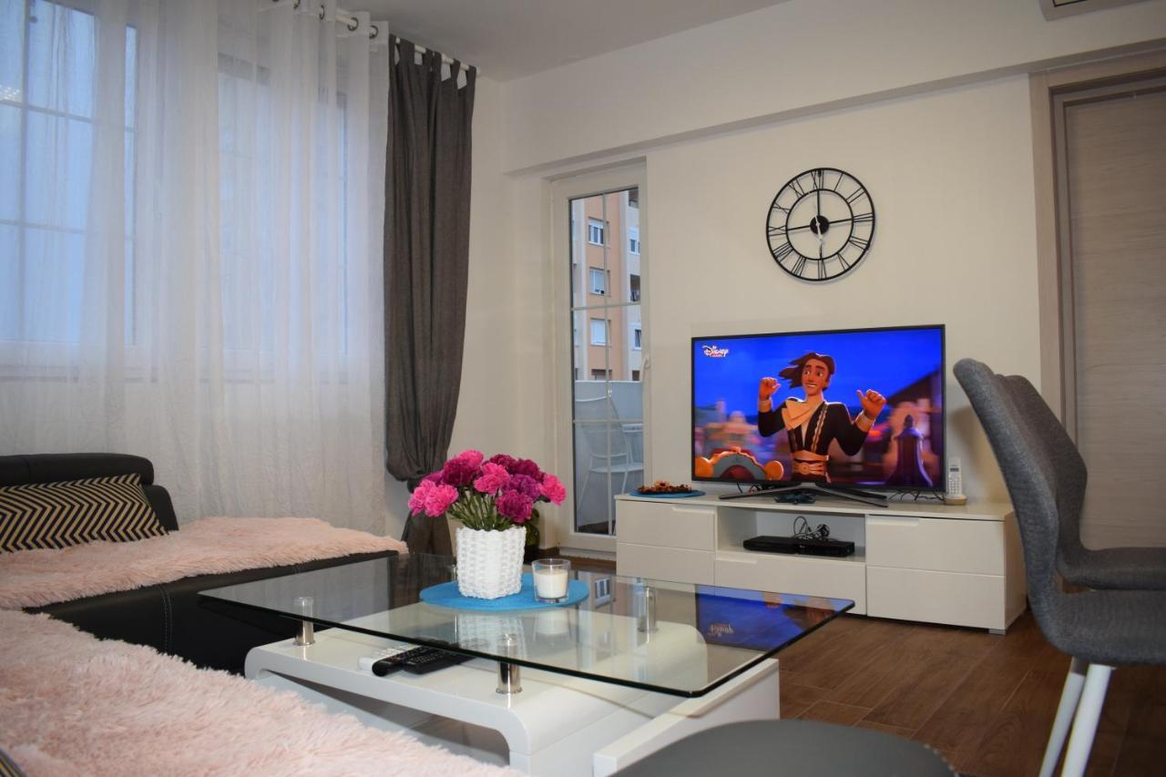 Apartment Trixi Pula Buitenkant foto
