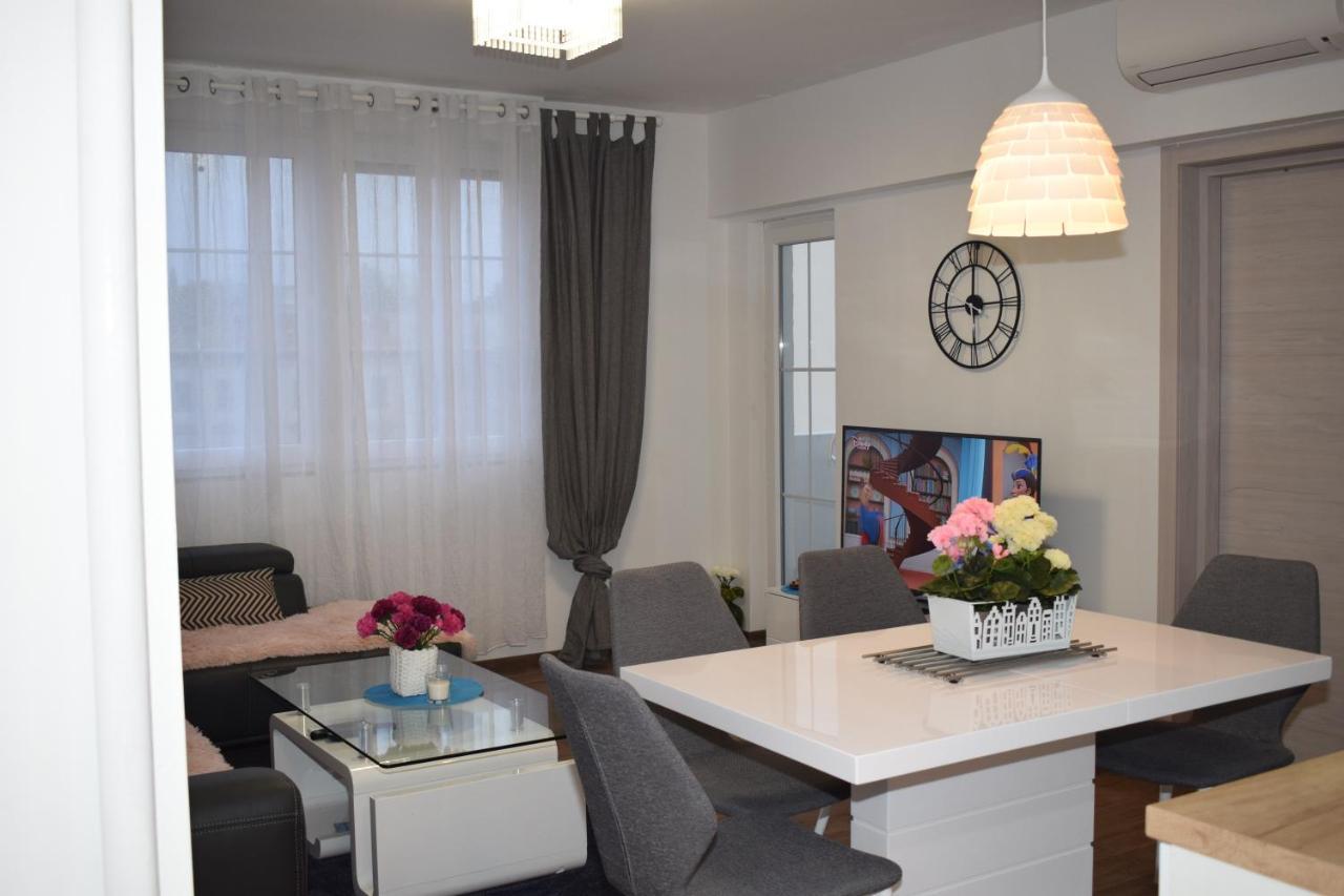 Apartment Trixi Pula Buitenkant foto