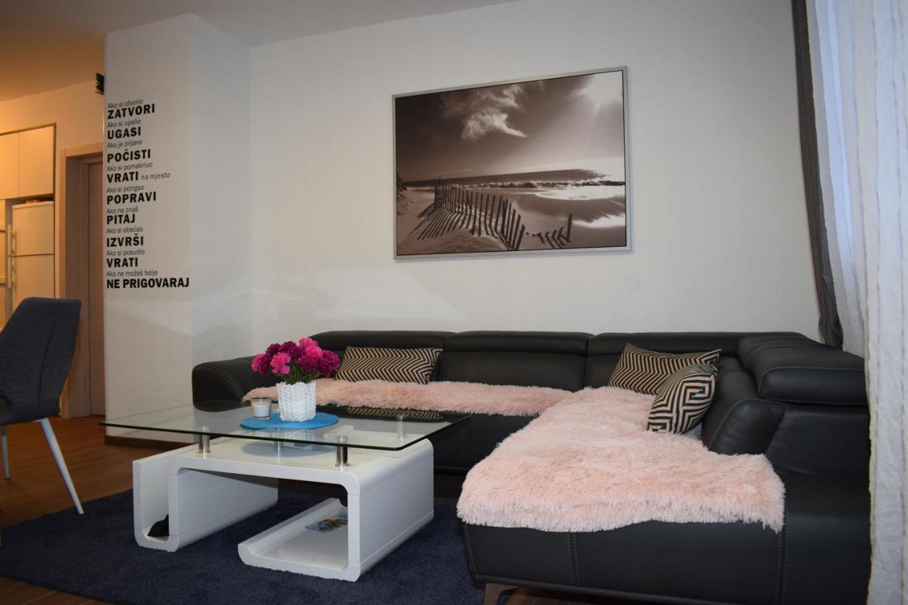 Apartment Trixi Pula Buitenkant foto