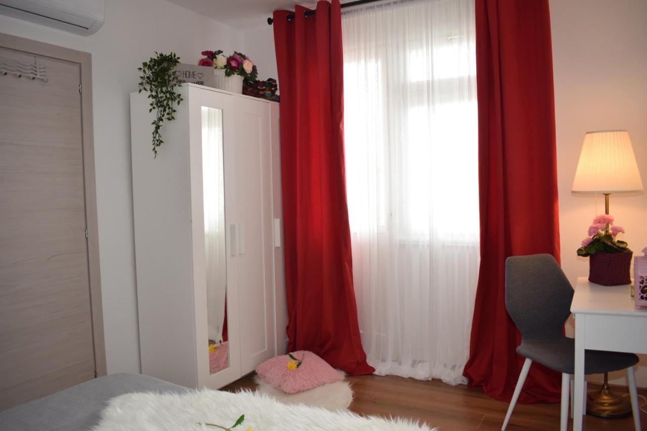 Apartment Trixi Pula Buitenkant foto
